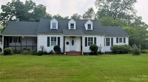 104 N York St, Lancaster, SC 29720