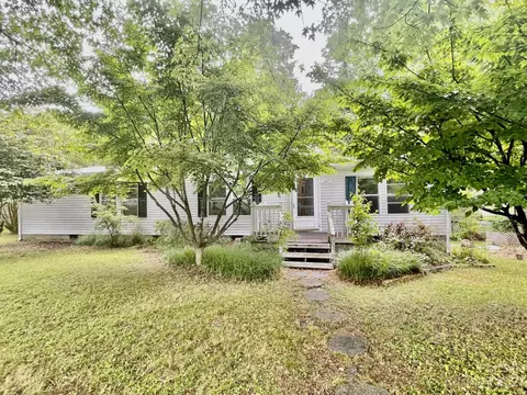 207 Leigh Anne Ln, Horse Shoe, NC 28742