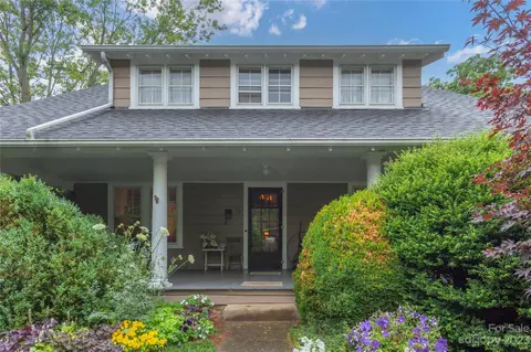 17 Darcy Ln, Asheville, NC 28804