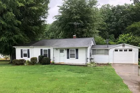 1116 21st Street Dr SE, Hickory, NC 28602