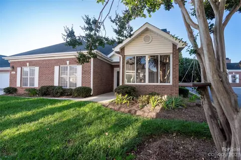 8467 Highland Glen Dr, Charlotte, NC 28269
