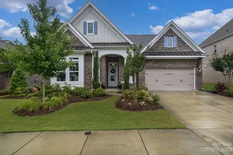 2626 Livery Stable Dr, Matthews, NC 28105