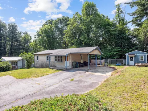 109 Raytown Heights St, Waynesville, NC 28786