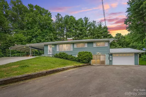 51 Pinecola Dr, Brevard, NC 28712