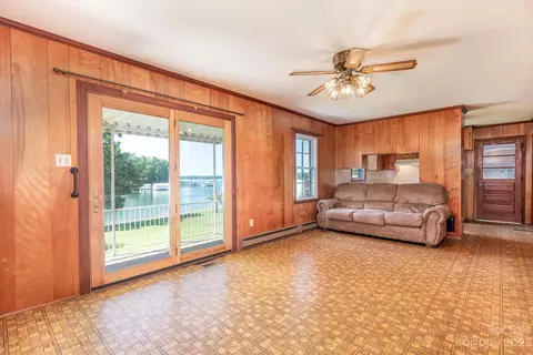 8511 Sylvan Dr, Terrell, NC 28682 photo 5
