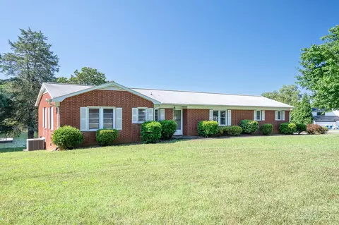 8511 Sylvan Dr, Terrell, NC 28682 photo 2