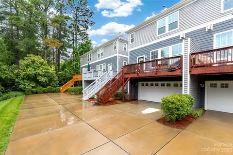 8523 Sharonbrook Dr, Charlotte, NC 28210