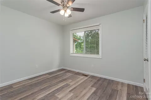 79 Leaf Ln, Clyde, NC 28721 photo 11