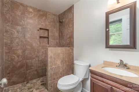 79 Leaf Ln, Clyde, NC 28721 photo 8