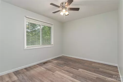 79 Leaf Ln, Clyde, NC 28721 photo 9