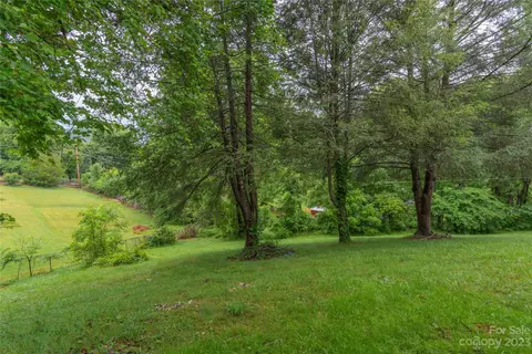 79 Leaf Ln, Clyde, NC 28721 photo 13
