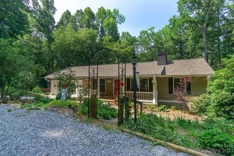 117 Pinnacle Cir, Hendersonville, NC 28739