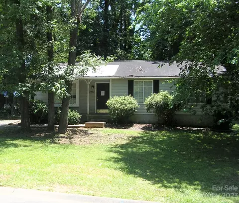 8450 Othello Pl, Charlotte, NC 28227