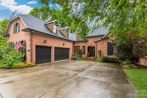 3624 Sharon View Rd, Charlotte, NC 28210