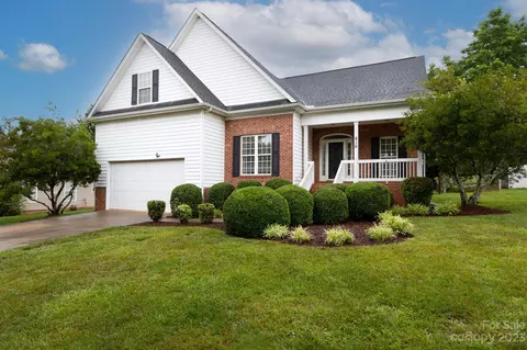 816 Savannah Place Dr, Fort Mill, SC 29715