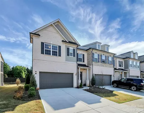 132 Heathbrook Ln, Waxhaw, NC 28173