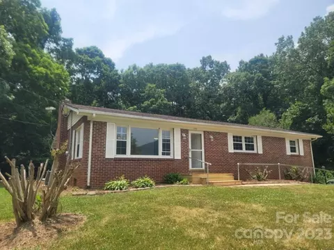 222 Viewmont Dr, Canton, NC 28716
