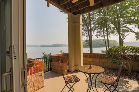 915 Northeast Dr, Davidson, NC 28036