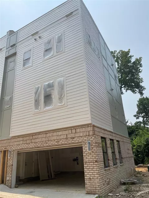 521 Strong Ave #10, Charlotte, NC 28205