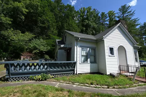 2794 Zacks Fork Rd, Lenoir, NC 28645