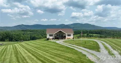 310 Triple Creek Dr, Traphill, NC 28685