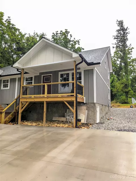39 Doyle St #B, Marion, NC 28752