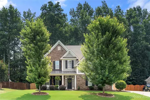 772 Virginia Pine Ln, Lake Wylie, SC 29710