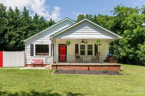 51 Maple Ave, Candler, NC 28715