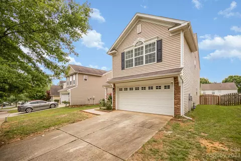 5529 Wyalong Dr, Charlotte, NC 28227