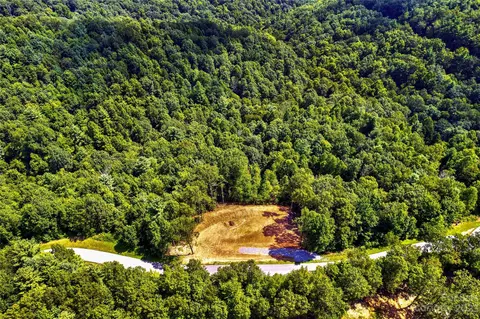 7132 Terra Vista Dr, Lenoir, NC 28645