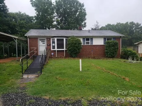 225 W 20 12 St, Newton, NC 28658