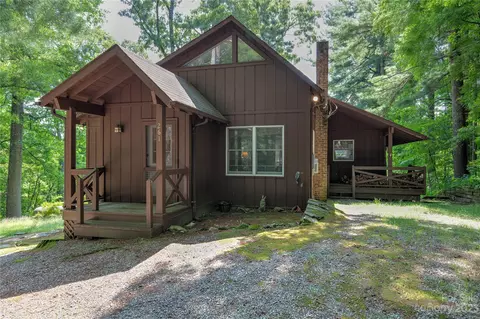 261 Knight Rd, Saluda, NC 28773