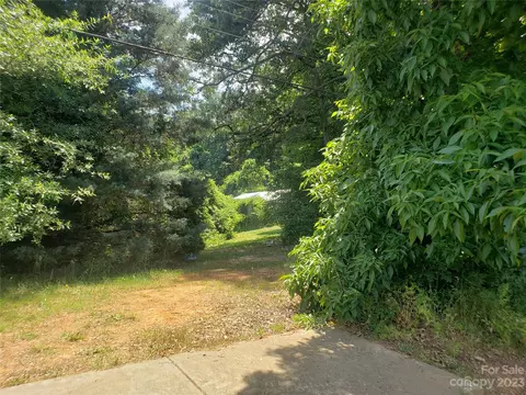 000 Ridgecrest Dr, Winston Salem, NC 27103