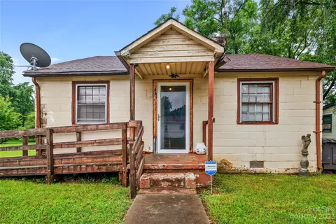 441 Tradd St, Statesville, NC 28677