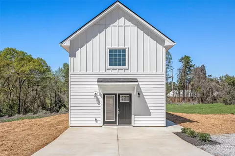 325 Holmes St, Shelby, NC 28152