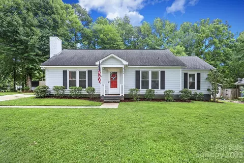 6526 Birdsong Ln, Charlotte, NC 28214