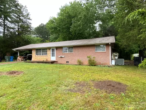 1772 15th Street Pl NE, Hickory, NC 28601