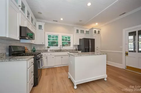 300 Grady Ave, Tryon, NC 28782 photo 4