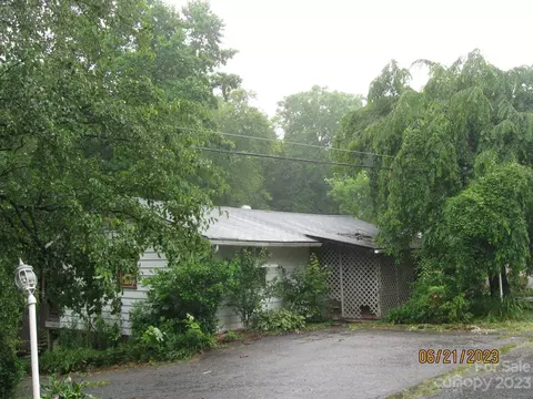 39 Forsythe St, Marion, NC 28752