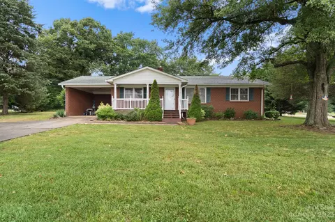 792 Clarks Creek Rd, Lincolnton, NC 28092