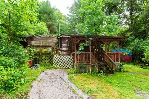 2073 White Oak Rd, Bakersville, NC 28705