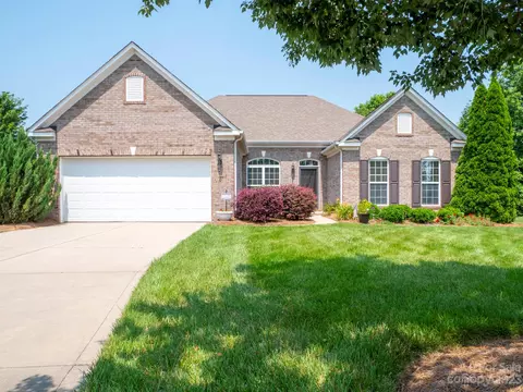 227 Wood Lake Dr, Monroe, NC 28110