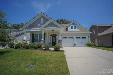 10082 Castlebrooke Dr, Concord, NC 28027