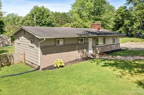 1400 Yadkin River Rd, Lenoir, NC 28645