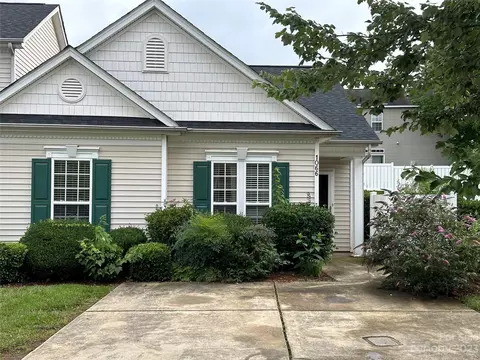 1066 Phil Oneil Dr, Charlotte, NC 28215