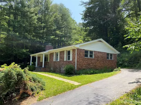 21 Lawterdale Rd, Asheville, NC 28804