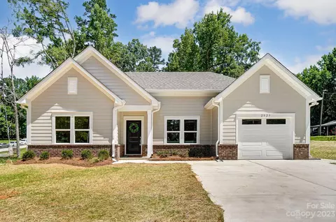 2925 Cindy Ln, Charlotte, NC 28269