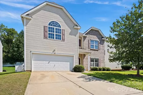 1634 Meadowlark Landing Dr, Charlotte, NC 28216