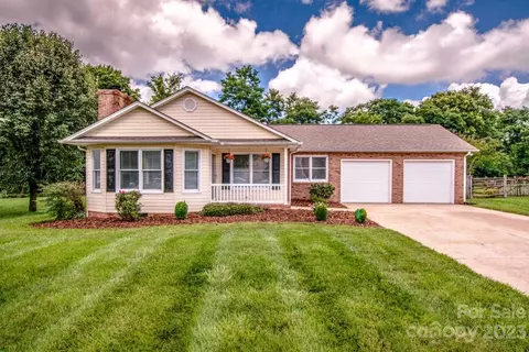 170 Kilmer Ln, Mooresville, NC 28115
