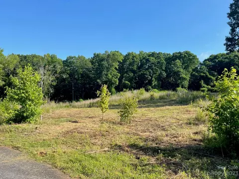 512 Lake Breeze Ln, Belmont, NC 28012